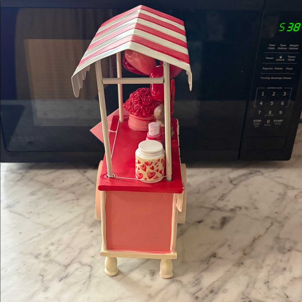 NWT/Martha Stewart Seasonal Valentine Kiosk Decor - Red & Cream - Picture 5 of 17